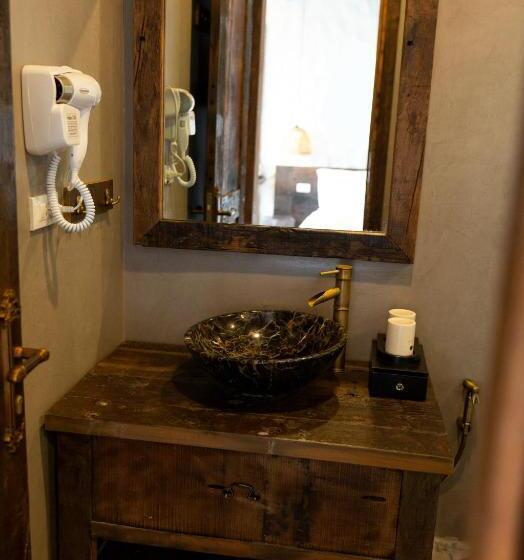 استراحتگاه Black Ship Sapa