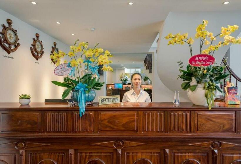 Holiday Hotel Phú Quốc