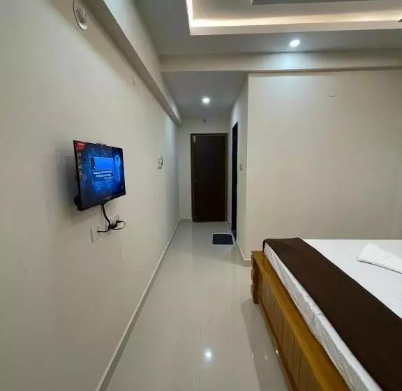 ホテル Radhma Residency