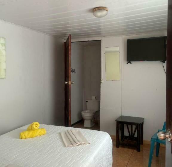 هتل Cabinas Y Restaurante Arena Y Sol