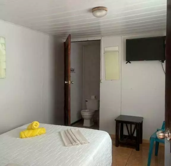 ホテル Cabinas Y Restaurante Arena Y Sol