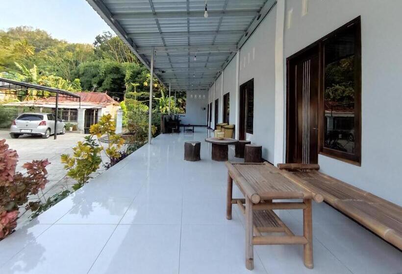 ホテル Surya Abadi Homestay Syariah Redpartner