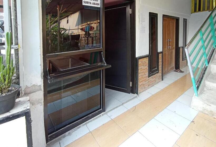 ホテル Surya Abadi Homestay Syariah Redpartner