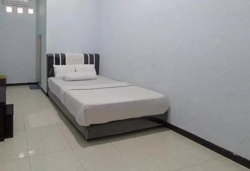 Hotelli Surya Abadi Homestay Syariah Redpartner