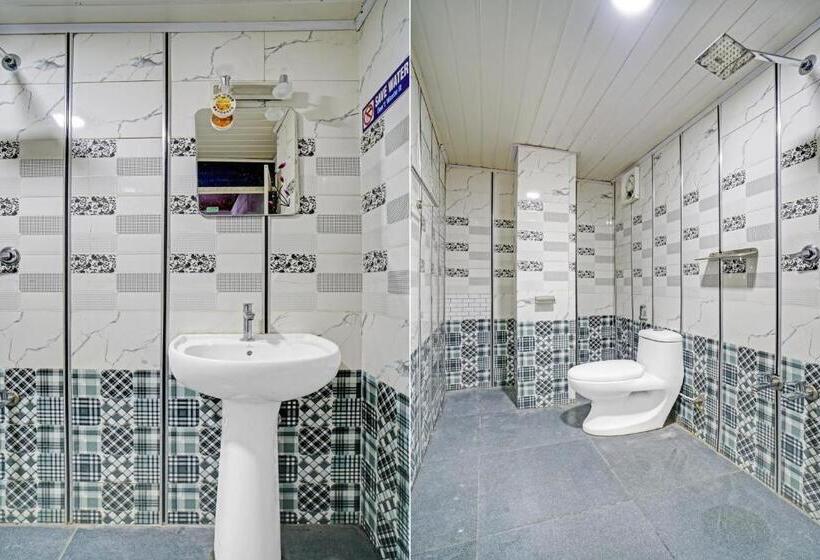 בית מלון כפרי Oyo Flagship The Coffee Club Executive Lodging