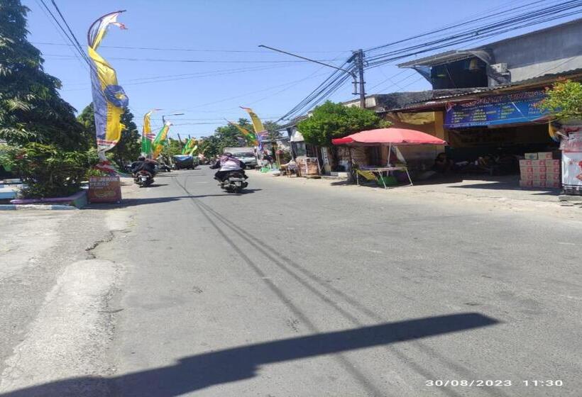 هتل Spot On 93042 Lina Homestay Syariah