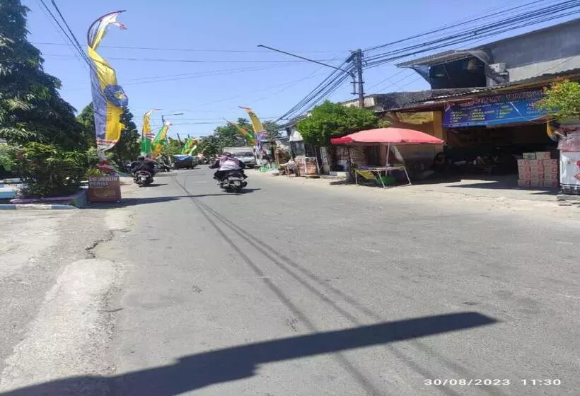 Hotelli Spot On 93042 Lina Homestay Syariah