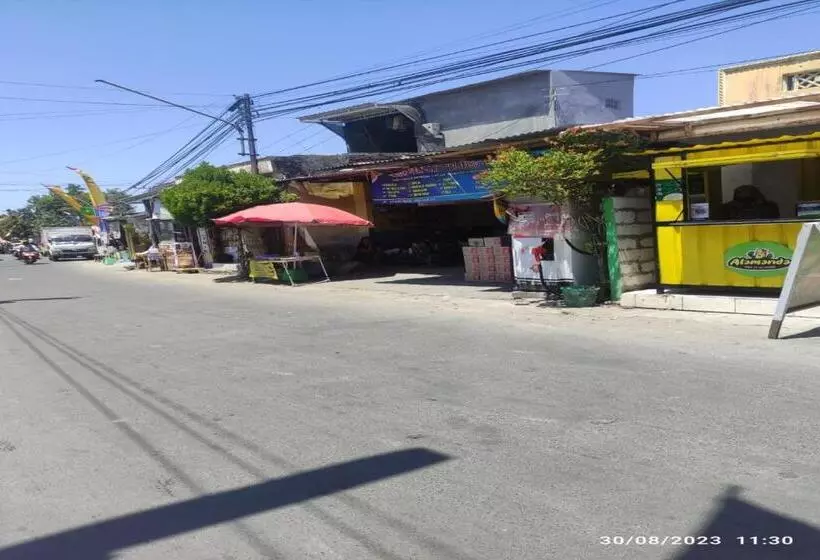 Hotelli Spot On 93042 Lina Homestay Syariah