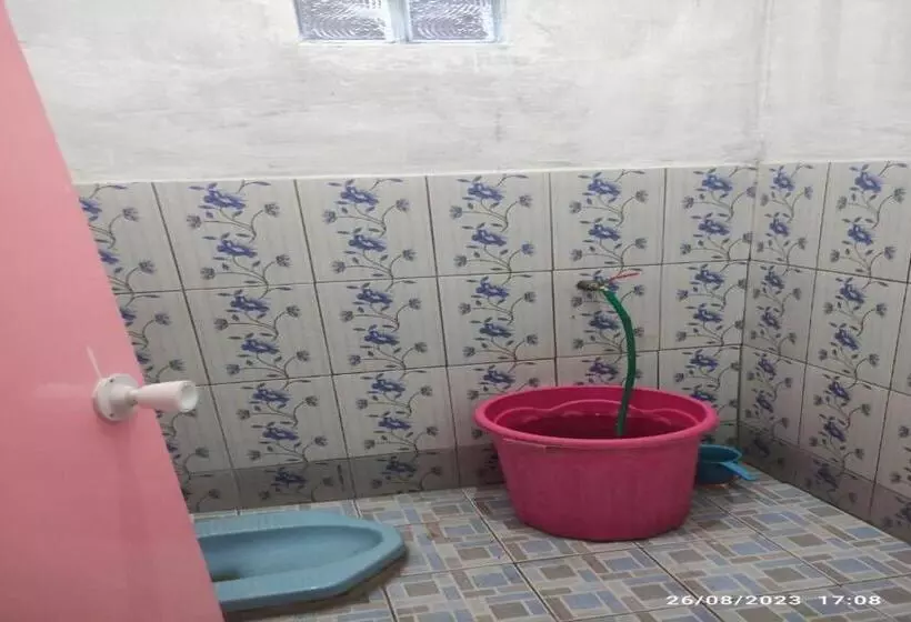 Hotelli Spot On 93042 Lina Homestay Syariah