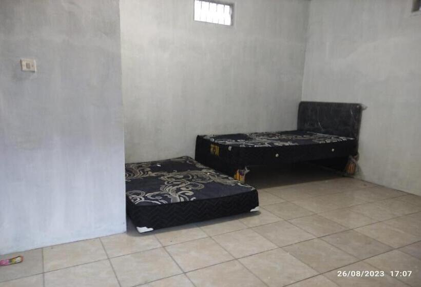 هتل Spot On 93042 Lina Homestay Syariah