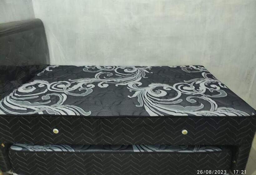 هتل Spot On 93042 Lina Homestay Syariah