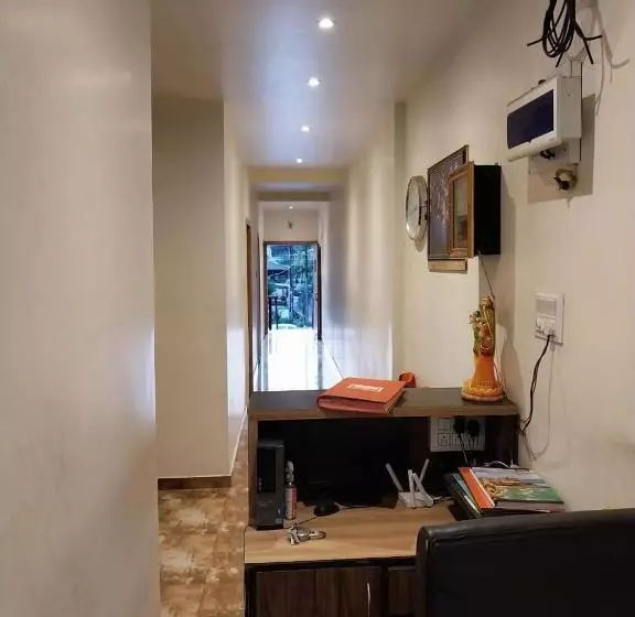 ホテル Spot On Isha Guest House