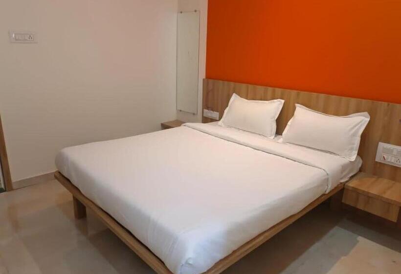 Hotell Spot On Isha Guest House