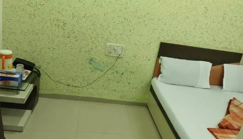 هتل Welcome, Mumbai