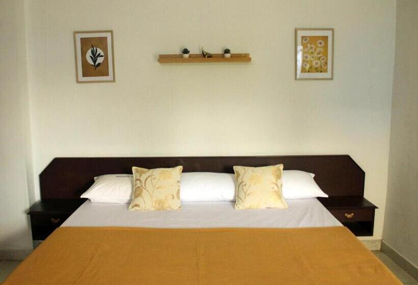 ホテル Noor Plaza