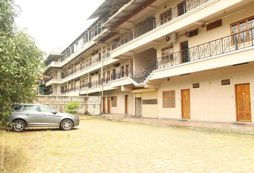 ホテル Noor Plaza