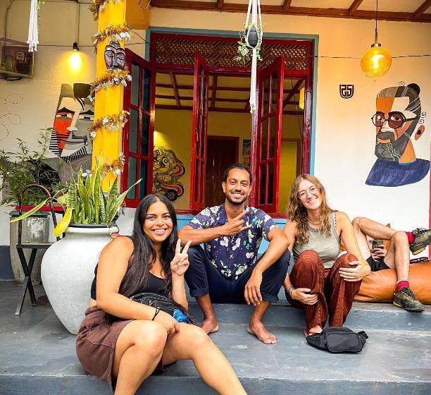 Mad Monkey Hostel And Lounge