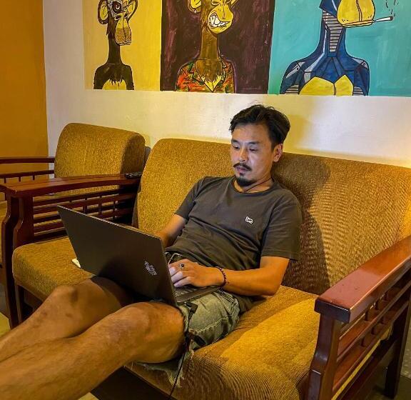 Mad Monkey Hostel And Lounge