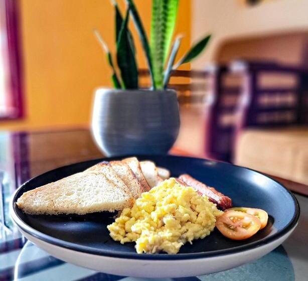 Mad Monkey Hostel And Lounge