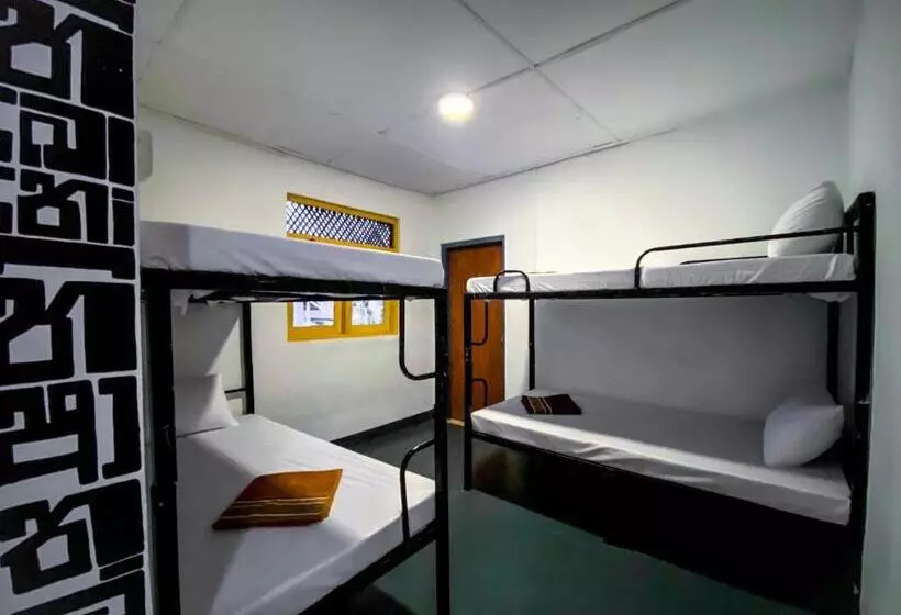 Mad Monkey Hostel And Lounge