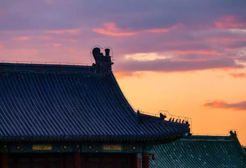 East Sacred Hotel ᴸᴱo   Foreign Accept   Two Minutes Walk To Subway 丨tourism Service English Speakin