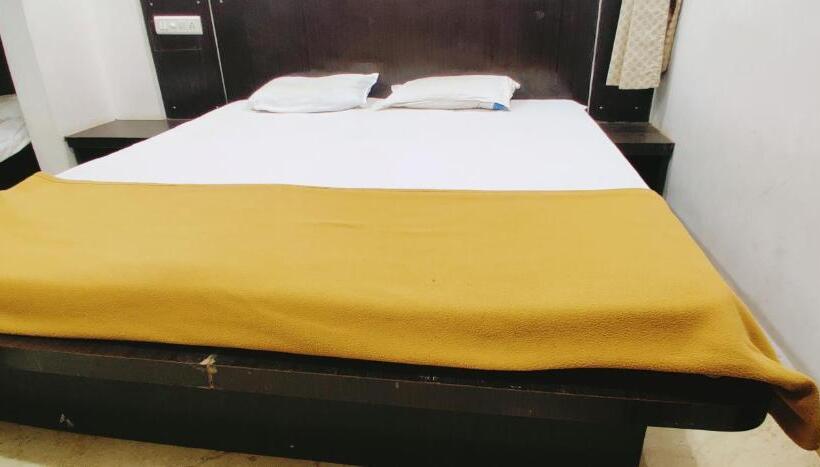 فندق Bhavanichatra Bhakt  Niwas