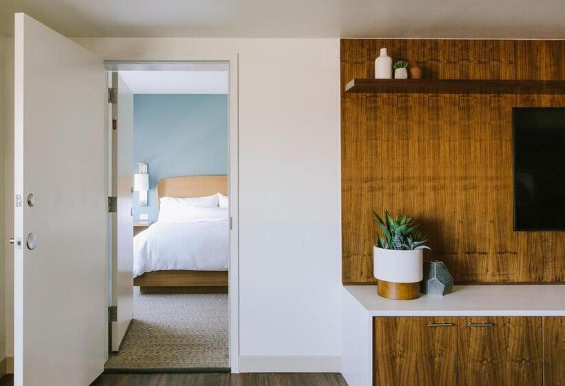 Otel Element Springfield South