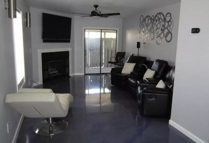 Hotelli Modern/retro Condo