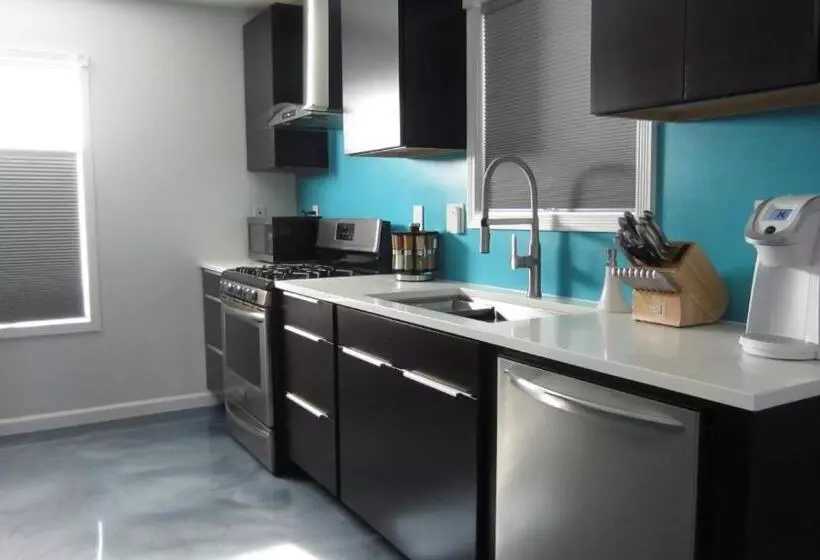 Hotelli Modern/retro Condo