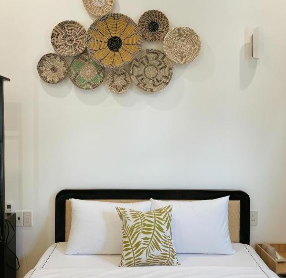 هتل Under The Sun Homestay