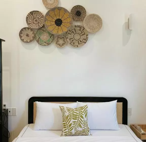 هتل Under The Sun Homestay