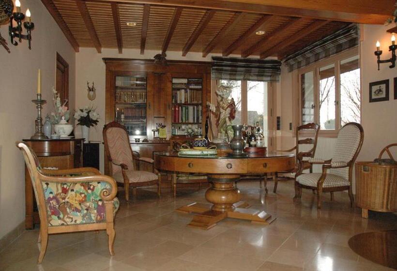 住宿加早餐  La Coulonnière