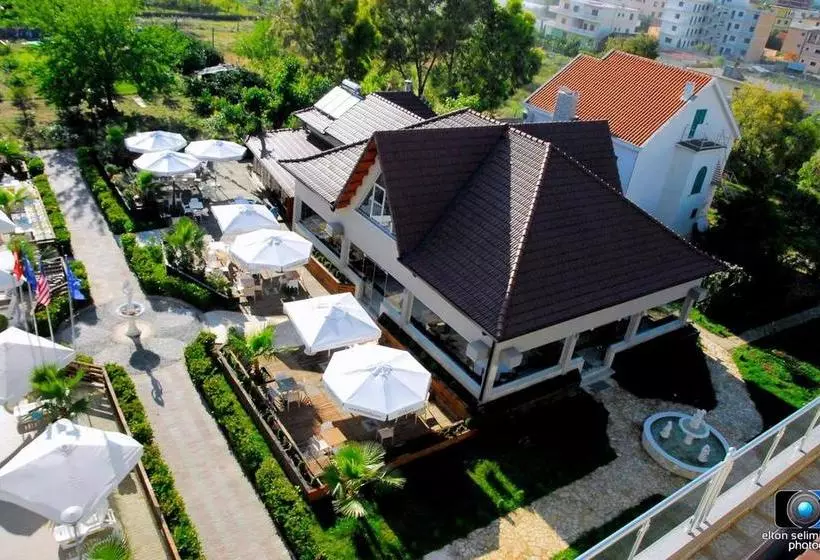 Godija Hotel & Suites