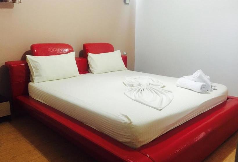 Godija Hotel & Suites