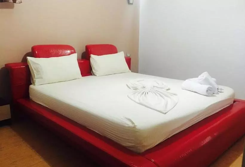 Godija Hotel & Suites