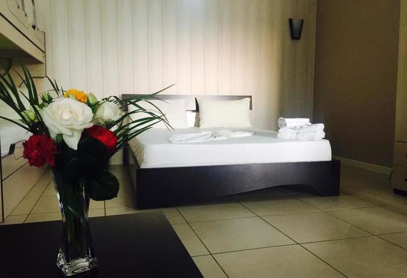 Godija Hotel & Suites