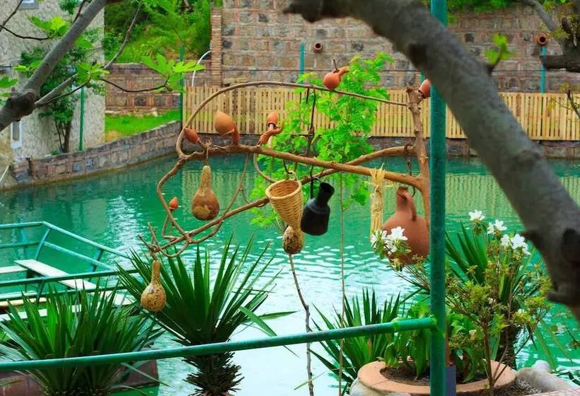 ホテル Amiran`s Lake