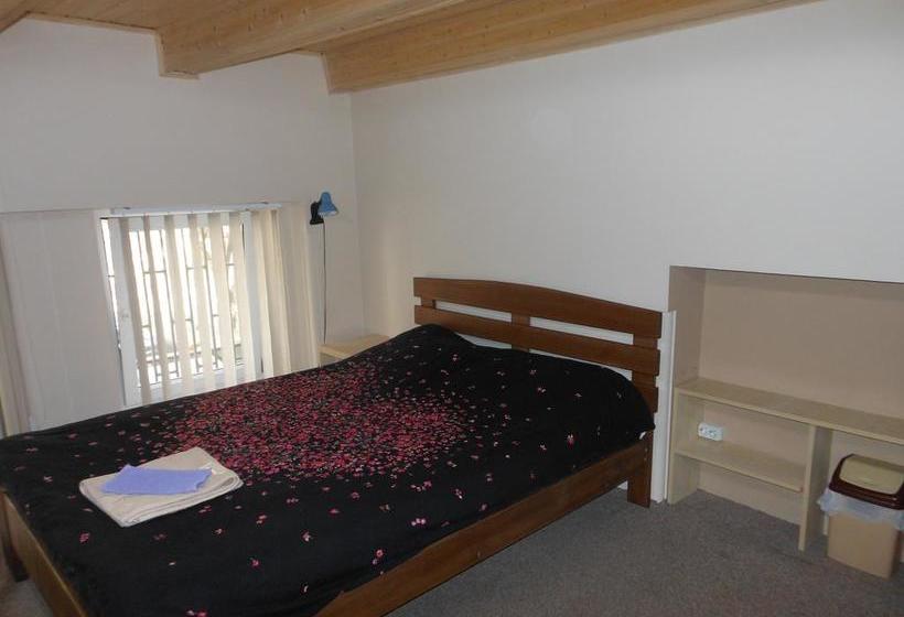 هاستل Guesthouse Rest