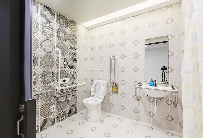 Taiwan Youth Hostel & Capsule