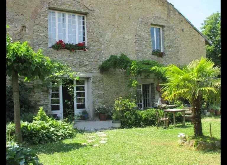 Aamiaismajoitus (B&B) Le Dinanga