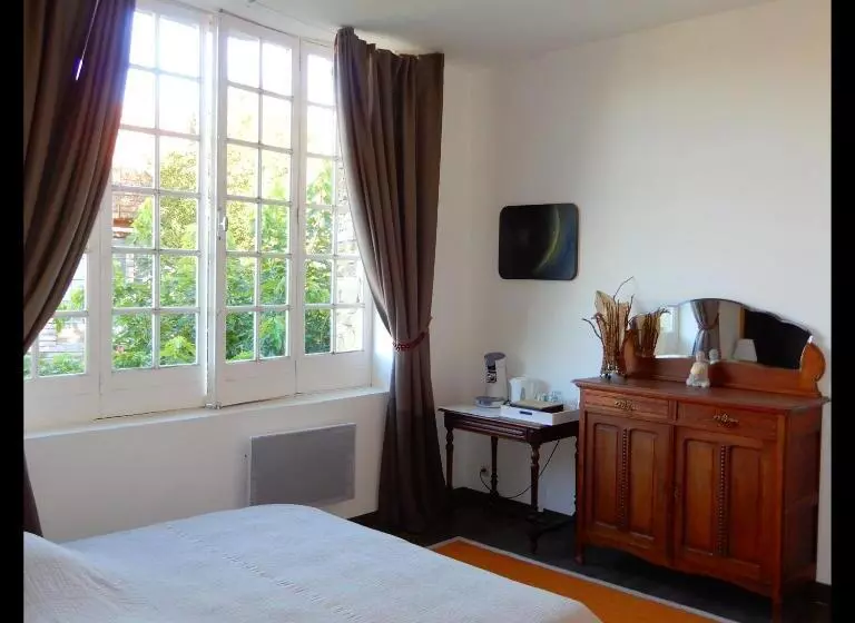 Aamiaismajoitus (B&B) Le Dinanga