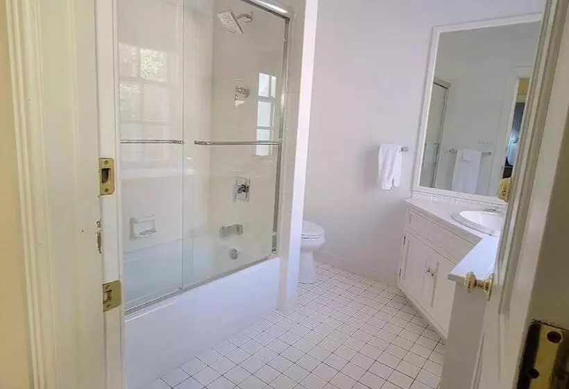 Aamiaismajoitus (B&B) Pinetown Bridge Bnb Llc