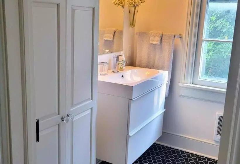 Aamiaismajoitus (B&B) Pinetown Bridge Bnb Llc