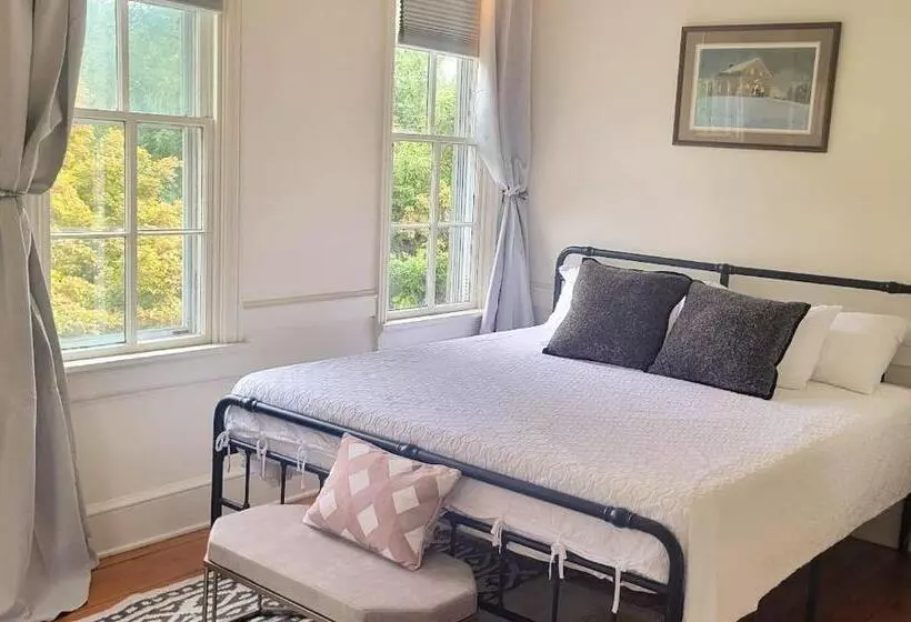 Aamiaismajoitus (B&B) Pinetown Bridge Bnb Llc