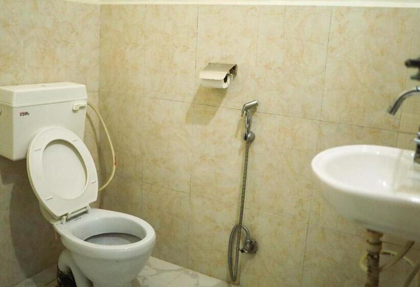 هتل Safari Wildlife Lodge & Camp