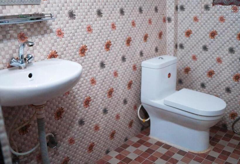 هتل Safari Wildlife Lodge & Camp