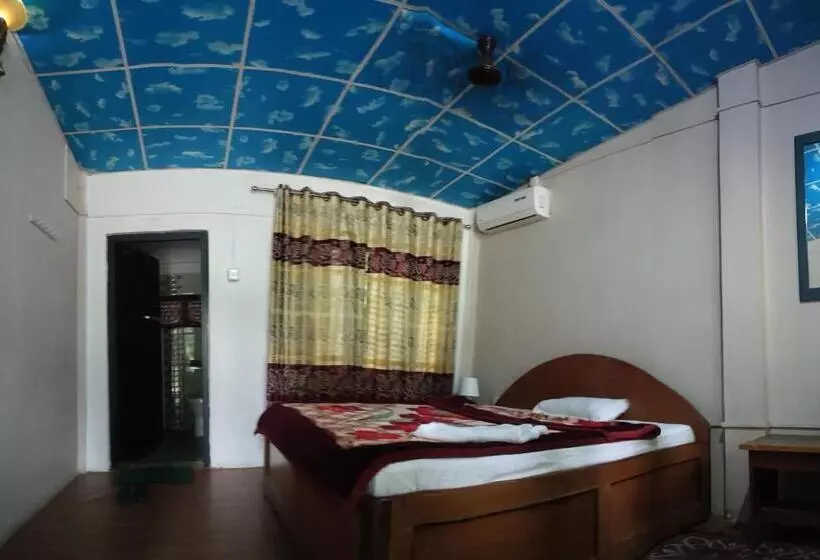 هتل Safari Wildlife Lodge & Camp