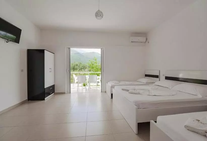 ホテル Villa Noel Borsh