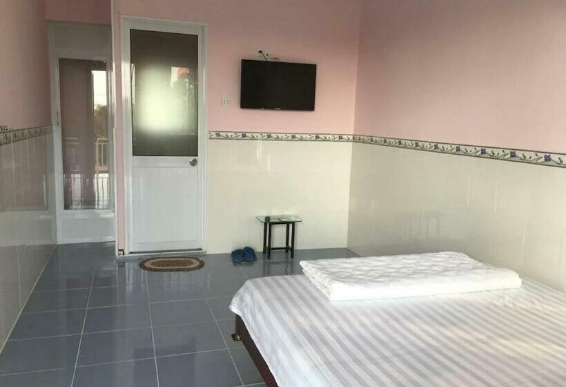 مُتل Phương Tú Hostel