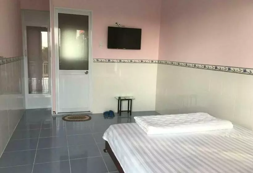 مُتل Phương Tú Hostel